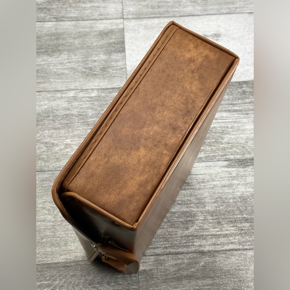 VTG Service Mfg. Co. Made in USA 24 Ct. Cassette Travel Storage Hard Shell Case - Picture 12 of 16